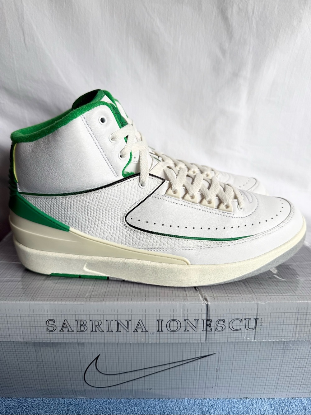 AUTHENTIC Jordan 2 Lucky Green size 12 DR8884-103 2023 PRE-OWNED